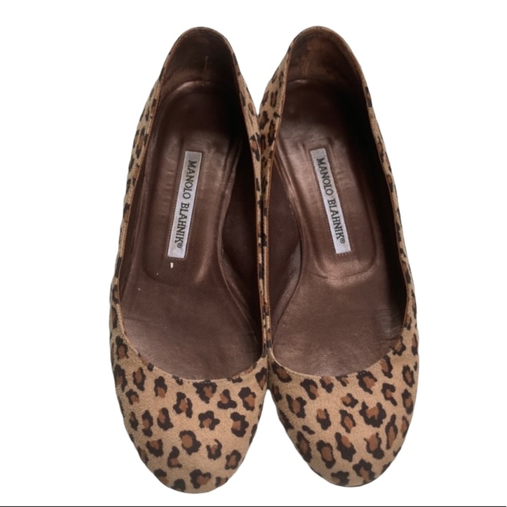 Authentic Manolo Blahnik flats with dust bag